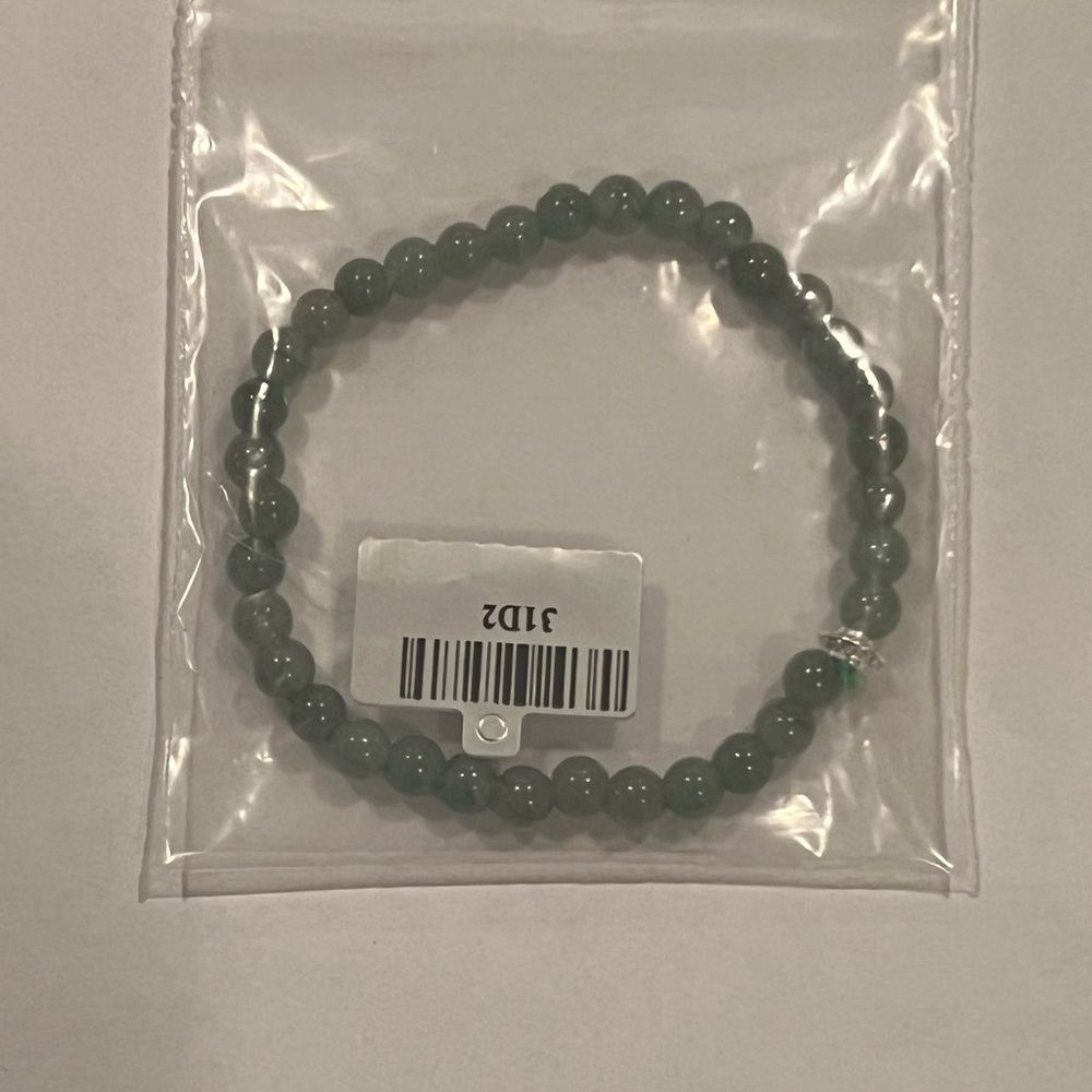 The Real Jade. Elegant Green Beaded Bracelet